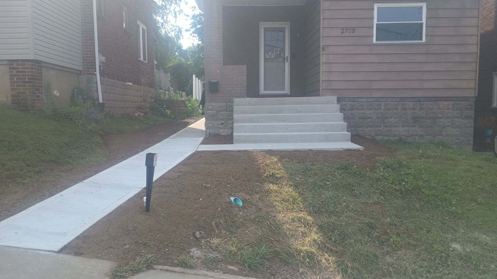 New Concrete Steps & Sidewalke
